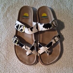 Maui Island Women's Cow Print Buckle Sandals